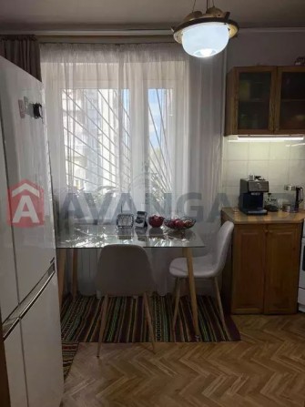 2к.кв. Комн.разд. Кирпич. Балкон заст. Тополь3. 43000$ - фото 1