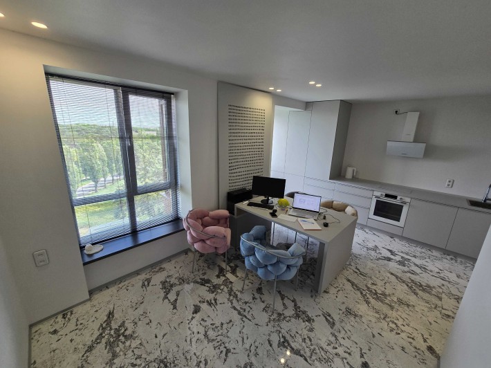 Масани| ЖК Панорама | 43м² | Дизайнерський ремонт |Техніка| Видова|Топ - фото 1
