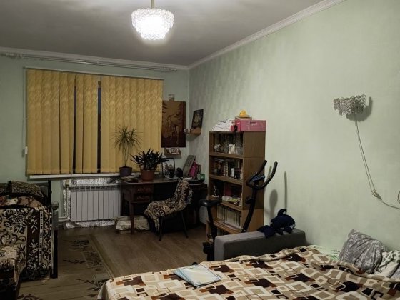 Продам однокімнатну квартиру вул. Єськова,6 Чернигов