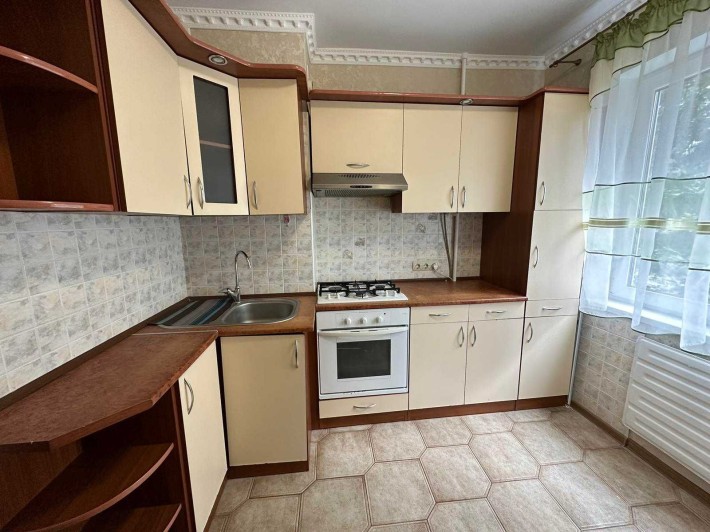 2 кімнатна гарна та укомплектована на Рокосовського, район Ниви - фото 1