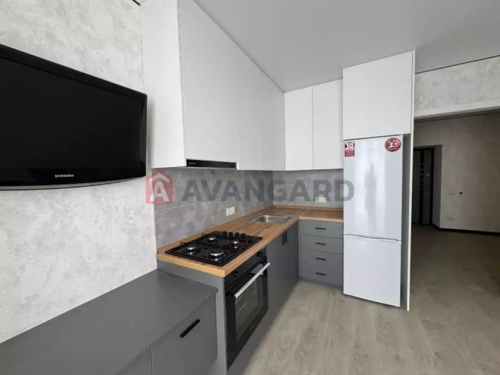 1к.кв.разд. Кирпич. Евроремонт. ЖК Счастливый-2. 58000$ - фото 1