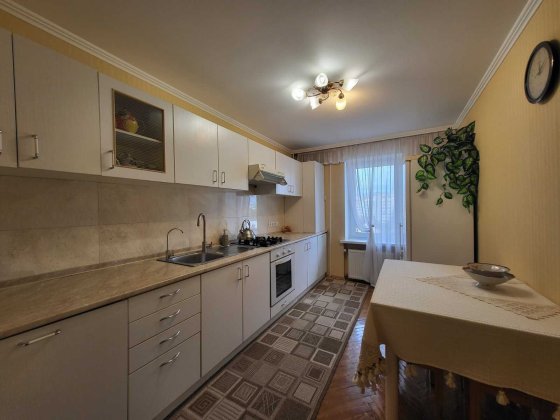 Продається 5-ти кімнатна квартира на Слов'янці Вінниця