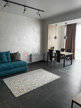 Продам 2 кімнатну квартиру в центрі - фото 1
