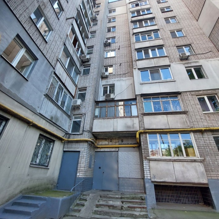 2 ком на Леваневского (Львовская) 10.  Удобная локация - фото 1