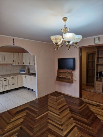 Продам 3х комн. квартиру в Шевченковском р-не по ул.Чаривная 4/9 . Сро - фото 1