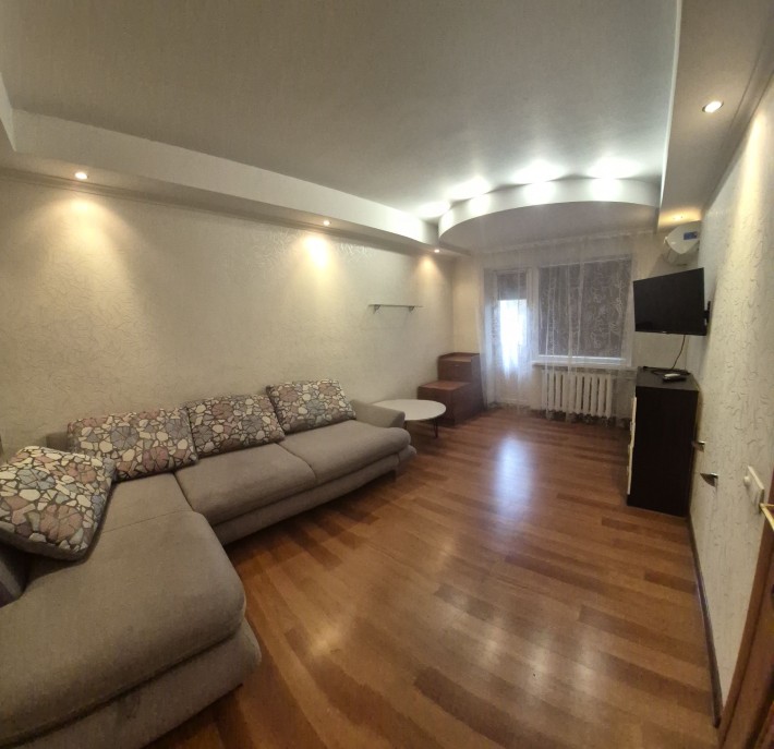 Продам 1о.ком. квартиру по ул. Украинской 15500$ торг - фото 1