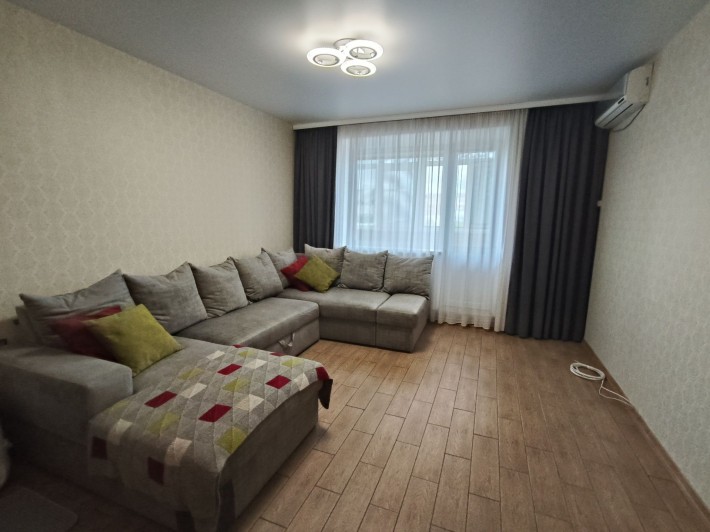 Продаж 3 кімнатної квартири з ремонтом р-н Беляєва - фото 1