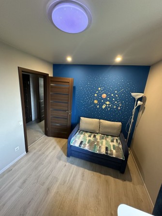 Продам 3 комнатную квартиру район Титова Новокрымская - фото 1