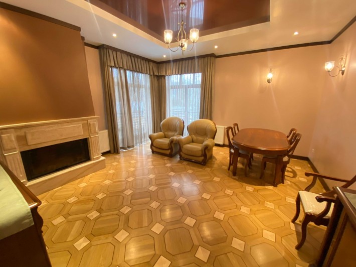Продаж квартири. Вул. Коциловського, 4 кімнати, 143 кв.м - фото 1