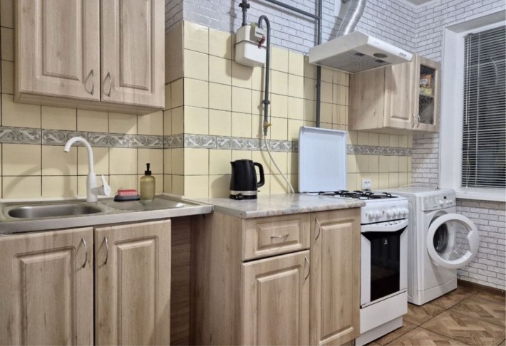 Продаю Двухкомнатную квартиру в ЦЕНТРЕ 6-ая Слободская/ - фото 1