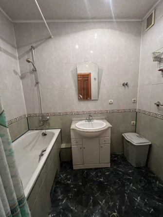 Продаж 2-кімнатної повнометражної квартири центр міста Олександрівськи - фото 1