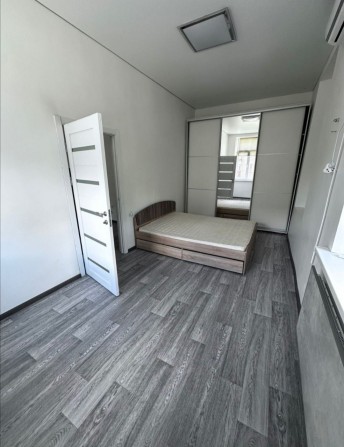 Продаётся 2 к квартира с ремонтом - фото 1