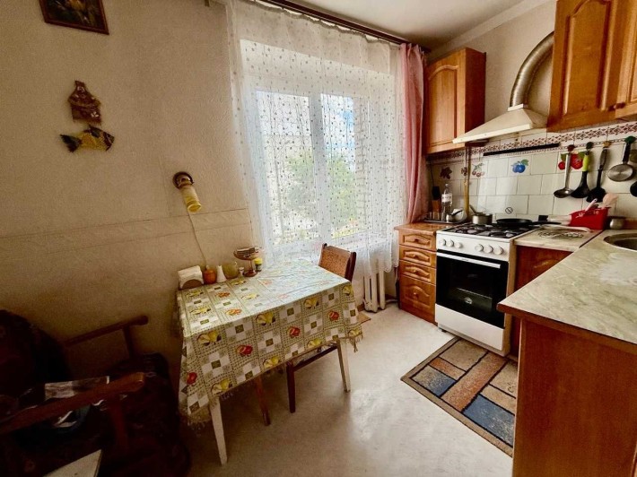 Продаж квартири у цегляному будинку - фото 1