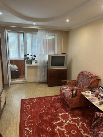 Продам 1 кім квартиру повністю укомплектовану - фото 1