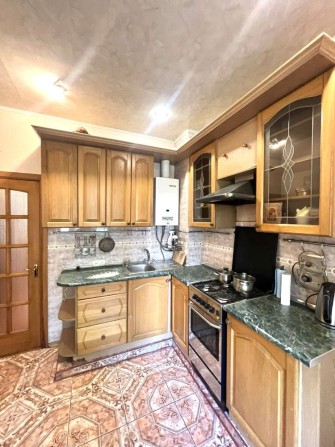 Продается 2 ком полнометражная кв в Александровском р-не ул Жуковского - фото 1