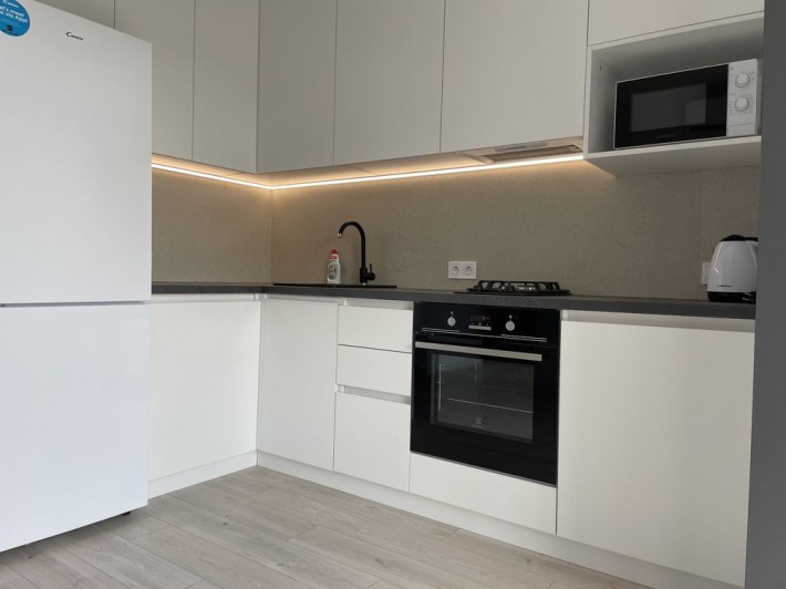 Продам 2к квартиру ЖК Рівер Парк - фото 1