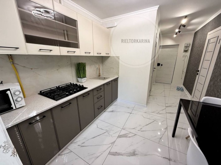 Продажа 1к кв с ремонтом/Космонавтов 142А - фото 1