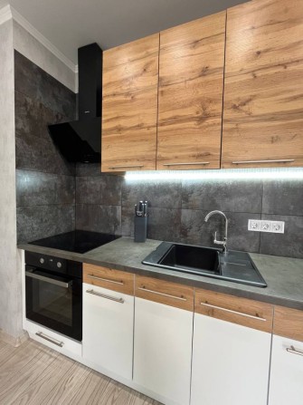 Продаю 1 комнатную квартиру ЖК-Ривьера, ( Намыв ) Заводский - фото 1