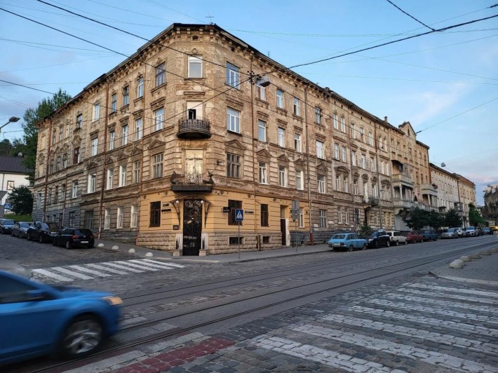 Продаж 2-кімнатна в центрі з ремонтом - фото 1