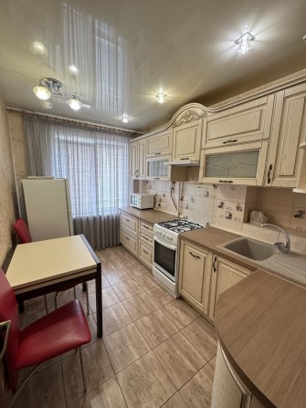 Продаю Отличную  2 х комнатную квартиру в ЦЕНТРЕ/ 3-АяСлободская - фото 1