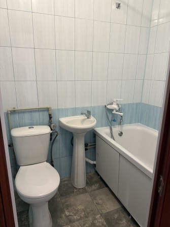 Продаю 1 кім кв Велика Морська - Вадима Благовісного 2/5, 31/17/6 - фото 1