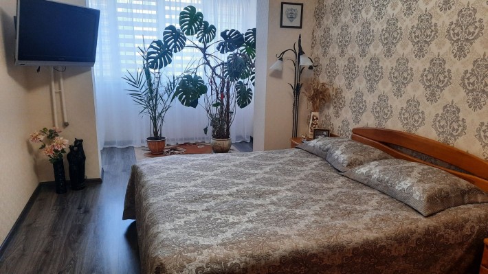 3х комнатная квартира, Днепровский район.  Продаётся с мебелью - фото 1