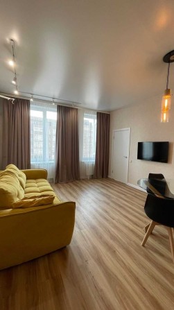 Продам евродвушку 13/17 эт. 55 м2 РЕМОНТ в ЖК Павловский Квартал. - фото 1