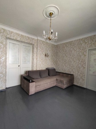 3-комнатная квартира на Трегубова, 1-й этаж, Правый берег - фото 1