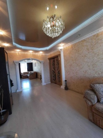 Продам свою  3ком.квартиру. метро Салтовское 3 мин. Пески.522м/р - фото 1