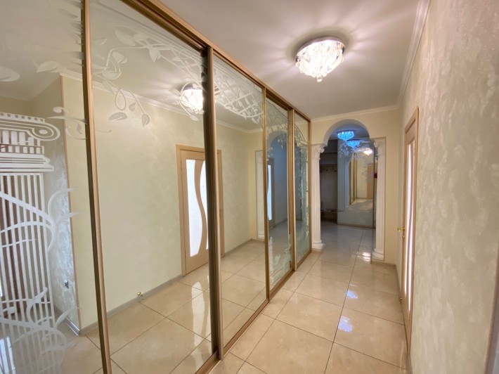 Продаж великогабаритної двокімнатної квартири в мкр.Північний (л1) - фото 1