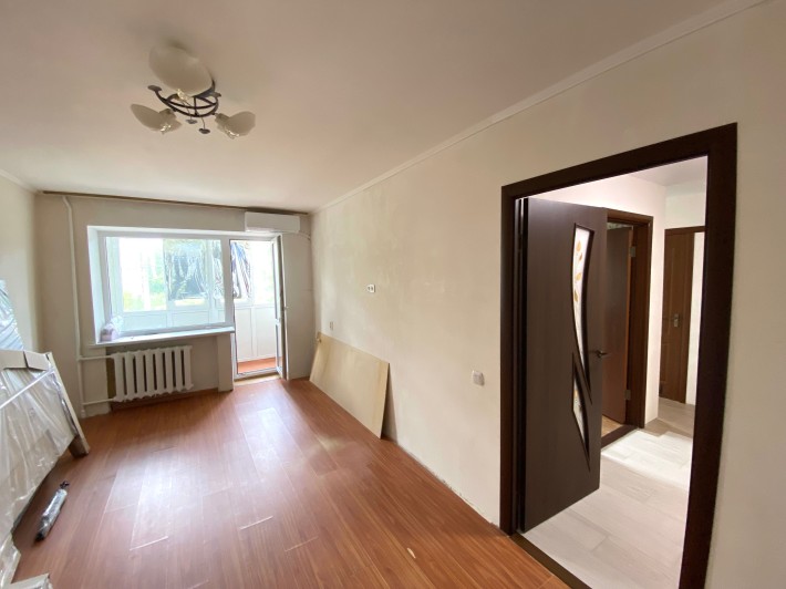 Продаж невеликої 2к квартири в тихому місці в центрі, поверх 3/5 (л1) - фото 1