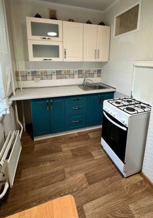 Продам  1 кв. Кап. Ремонт 10 минут метро Киевская - фото 1