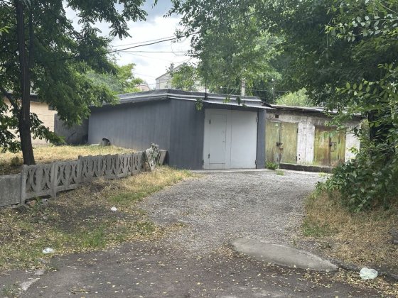 Продам Гараж во дворе Галины Романовой 6. Кам'янське