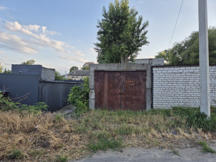 Гараж в районі музичної школи, водоканалу - фото 1