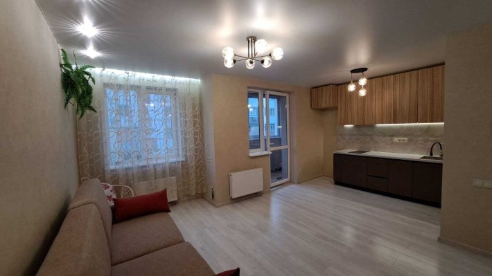 Продам свою 1 ком.  квартиру в новострое ЖК Птичка - фото 1