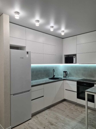 Продам отличную 2х ком кв., Новострой в Центре, м. Центральный Рынок! - фото 1
