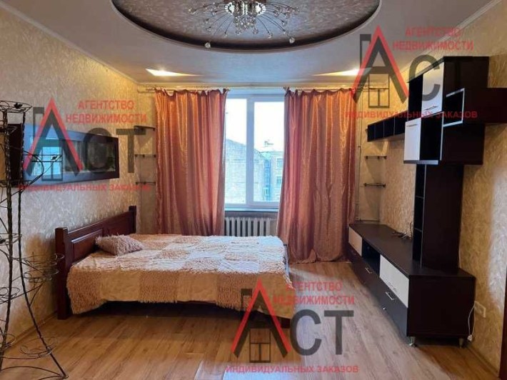Продам 4-комн. кв. Центр, начало проспекта Героев Харькова, бывш Моск. - фото 1