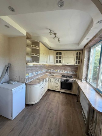 Продам 3 комн квартиру 3/9 по ул Др Народов, С Салтовка ремонт, мебель - фото 1