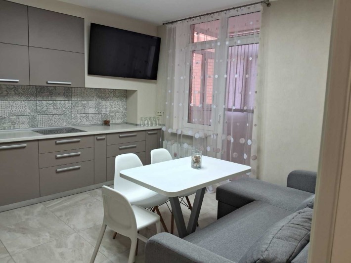 Продам 2 ком. квартиру на Жаботинского в ЖК Дмитриевский. - фото 1
