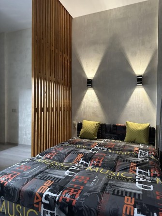 продам 1- ком с кап ремонтом мебелью и техникой - фото 1