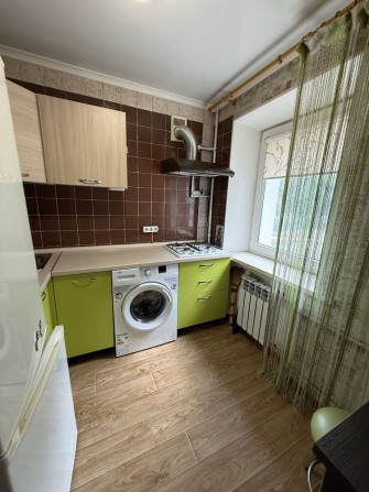 Продам 2 комнатную квартиру , Дворец спорта - фото 1