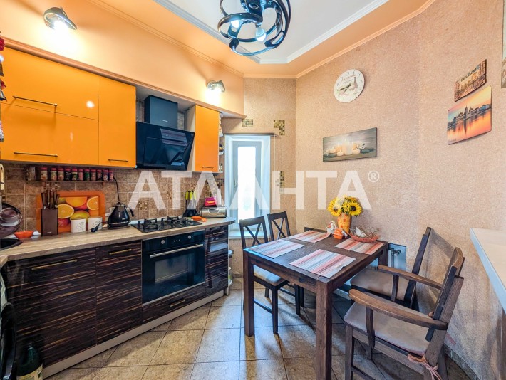 3 комнатная квартира с капитальным ремонтом в близи центра - фото 1