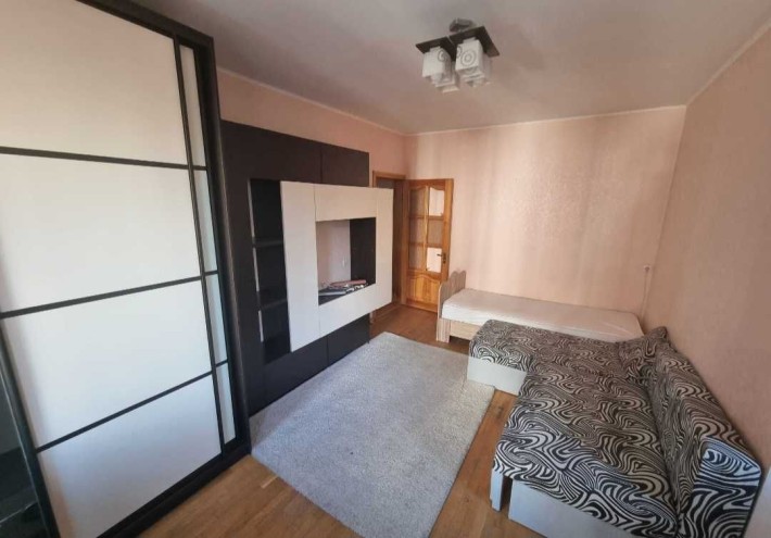 Продам 2к квартиру 10 минут от метро Героев Труда - фото 1