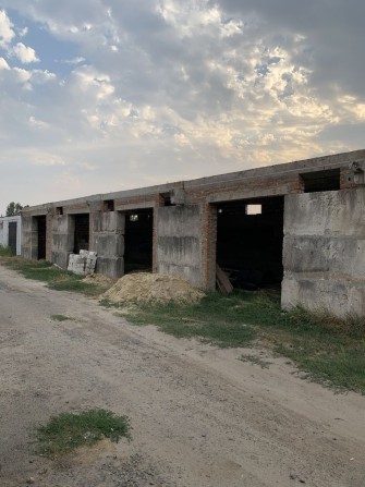 Гаражні бокси 4 шт ( недобудова) район Метро - фото 1