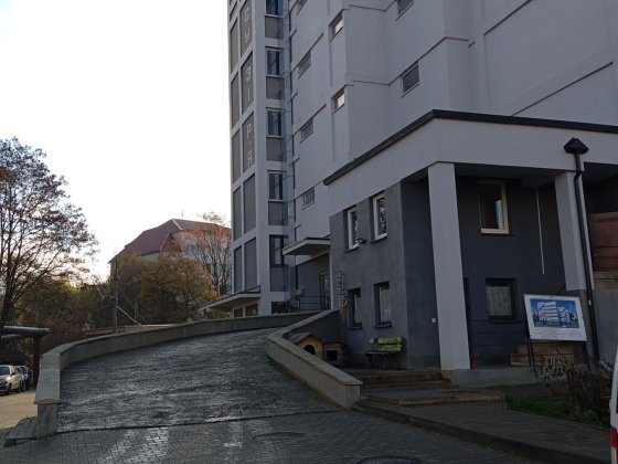 Продаж гаража у багаторівневому паркінгу з охороною і відеонагляд Чернівці