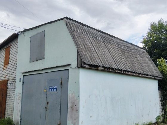 Вул.Корольова.Двоповерховий гараж кутовий . Чернігів