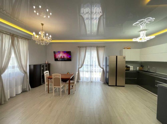 Продаж Таунхаусу з ділянкою та паркомісцем — 70 м² за $35 000 - фото 1