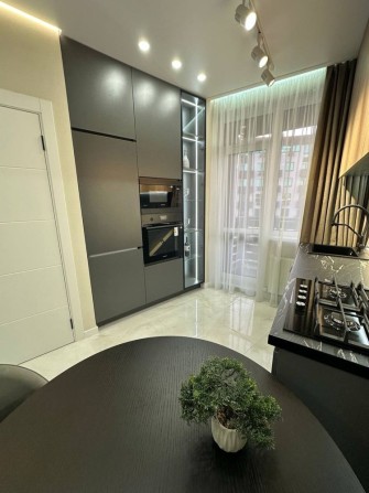 Продам 1к квартиру ЖК У квартал! З дизайнерським ремонтом - фото 1
