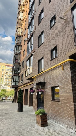 Продам гараж на Митниці в ЖК Сімейному (вул. Володимира Великого 29) - фото 1