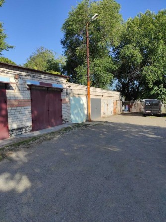 Капітальний гараж на ж/м Тополь-2. Перша лінія на в'їзді в кооператив. - фото 1
